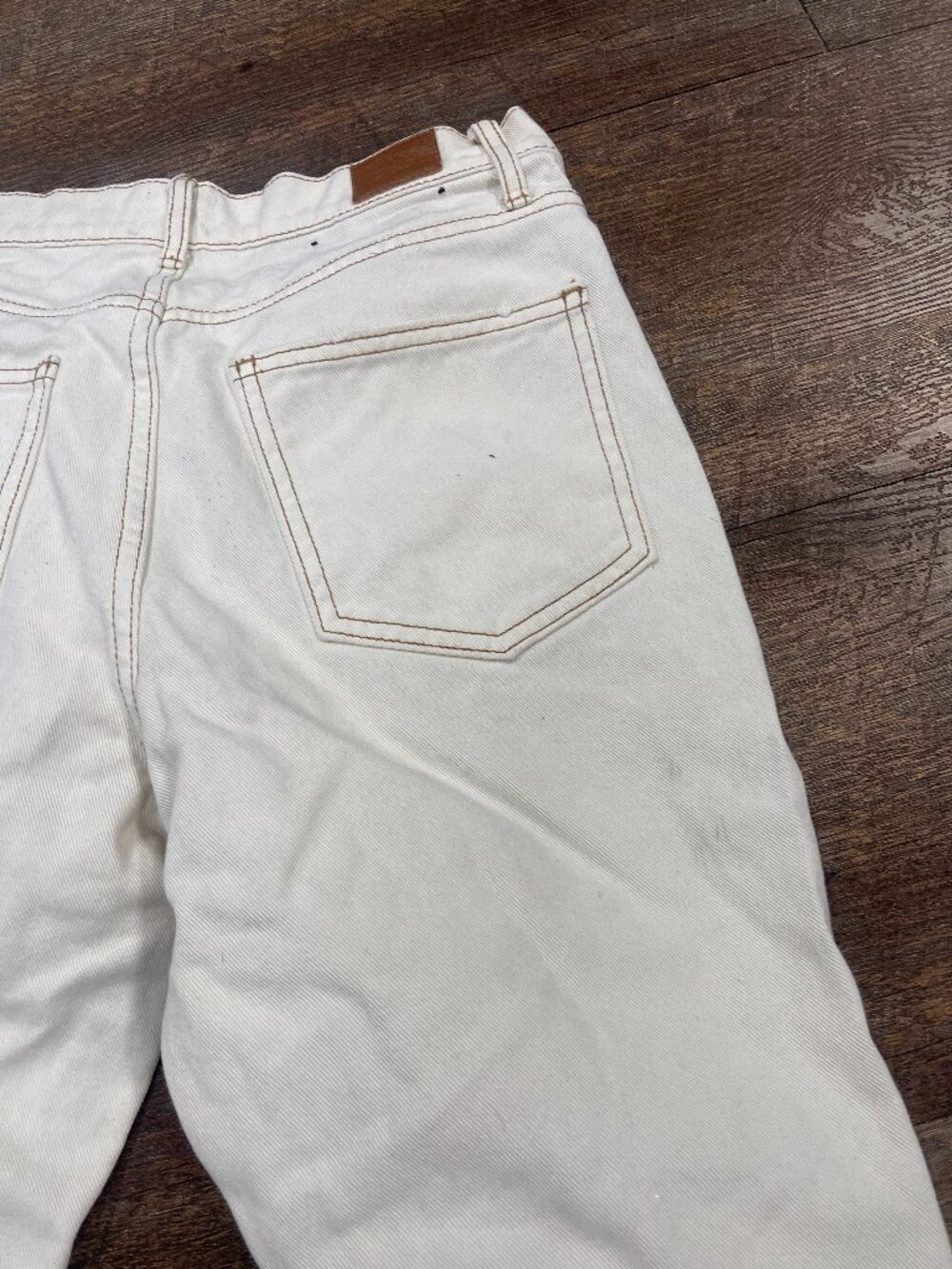 BDG Loose Straight Destroyed Ivory Denim Jeans Size 27 - Picture 5 of 13